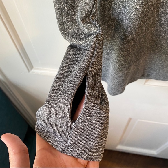 Grey under armour sweater - Picture 3 of 4